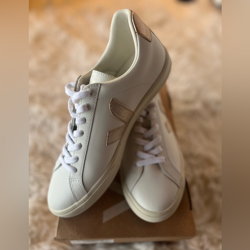 Veja Esplar Logo Leather Extra White Platine / Gold size 9 US / 40 EUR